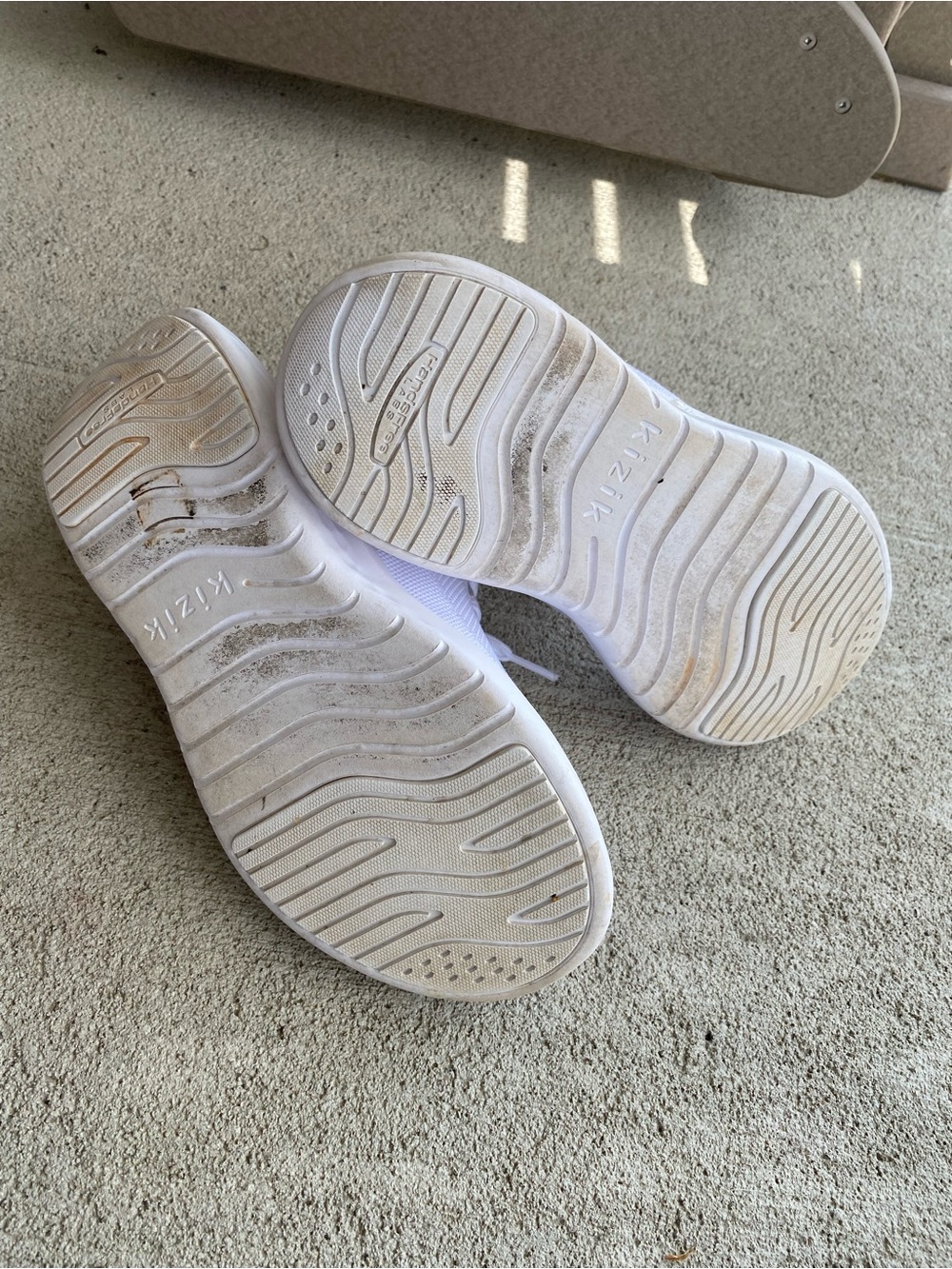 Women’s White Kizik Knit Lace-Up Sneakers Hands Free Step In size 6 - Picture 6 of 7